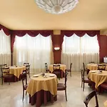 De Paris 3*