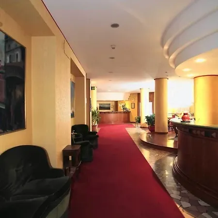 Hotel De Paris 3*