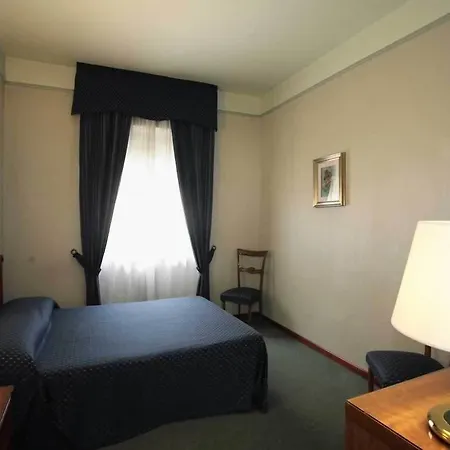 Hotel De Paris 3*