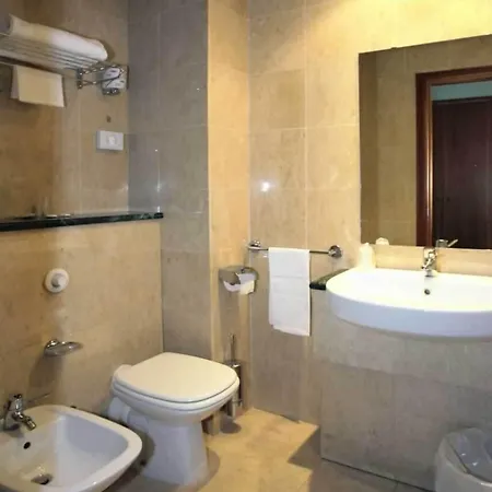 Hotel De Paris 3*