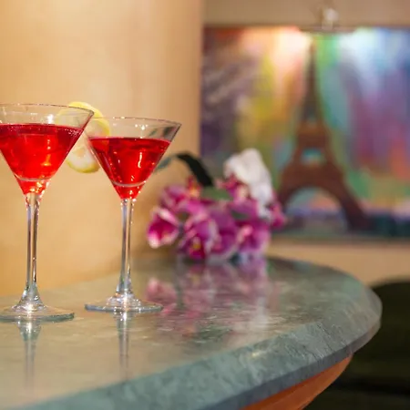 De Paris Hotel 3*