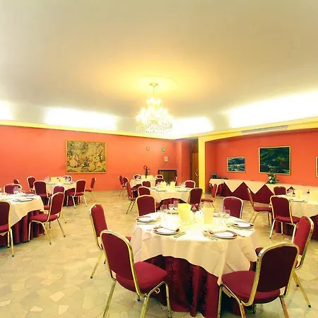 فندق De Paris 3*