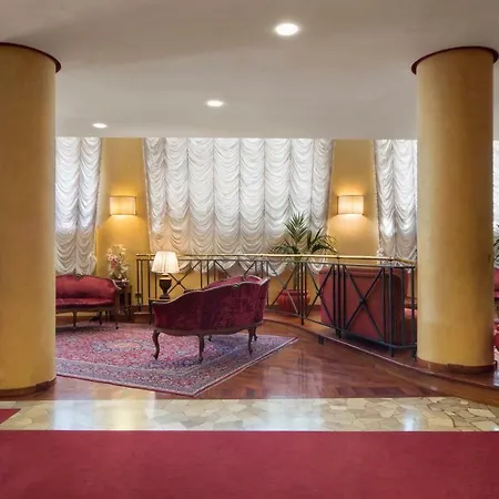 فندق De Paris 3*