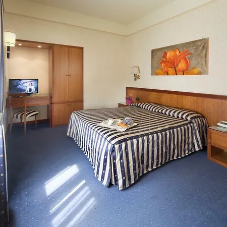 De Paris 3*